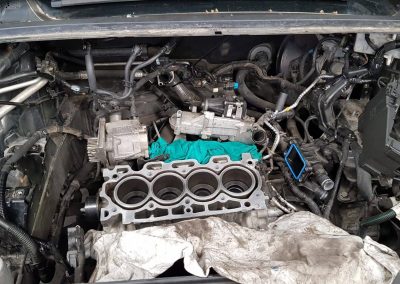 Motor desmontado en Automecánica Cap Blanc
